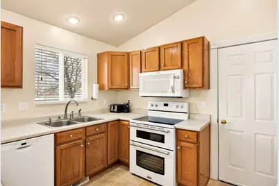 200 N 750 W, Hyrum, UT 84319 - Photo 15