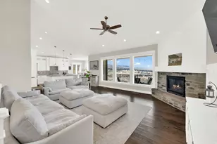 7032 W Echo Blf Dr, Herriman, UT 84096 - Photo 7