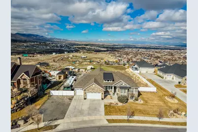 7032 W Echo Bluff Dr, Herriman, UT 84096 - Photo 41