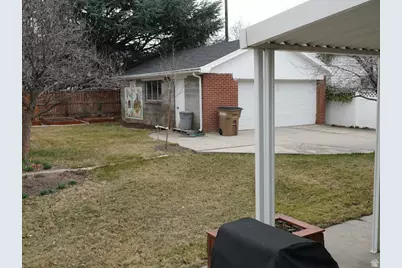 2947 S Hudson Cir E, Salt Lake City, UT 84106 - Photo 9