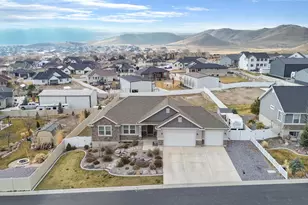 9913 N Outlook Way, Eagle Mountain, UT 84005 - Photo 39