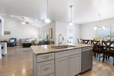 9913 N Outlook Way, Eagle Mountain, UT 84005 - Photo 3