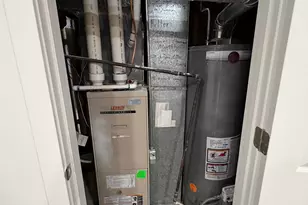 8722 S Oakwood Park Circle, Sandy, UT 84094 - Photo 13