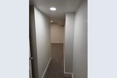 8722 S Oakwood Cir, Sandy, UT 84094 - Photo 11