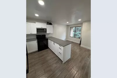 8722 S Oakwood Cir, Sandy, UT 84094 - Photo 3