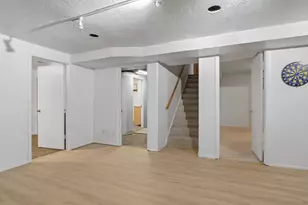 2744 E 7265 S, Cottonwood Heights, UT 84121 - Photo 29