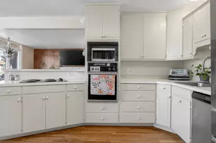 2744 E 7265 S, Cottonwood Heights, UT 84121 - Photo 5