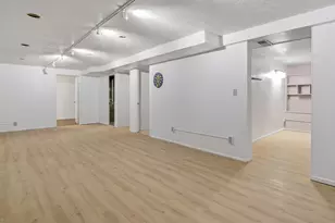 2744 E 7265 S, Cottonwood Heights, UT 84121 - Photo 23