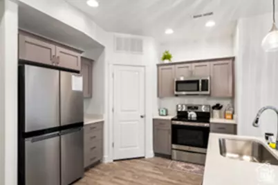 537 N Blue St, Garden City, UT 84028 - Photo 3