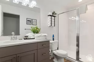 537 N Blue St, Garden City, UT 84028 - Photo 9