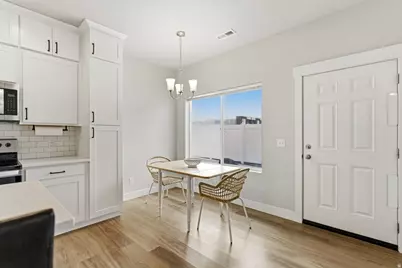 421 E Penny Ln, Clearfield, UT 84015 - Photo 5