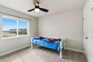 421 E Penny Ln, Clearfield, UT 84015 - Photo 25