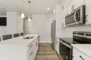 421 E Penny Ln, Clearfield, UT 84015 - Photo 9