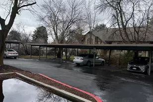 2270 E 4500 S, Holladay, UT 84117 - Photo 3