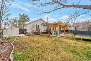 2328 W Stephen Ln S, Riverton, UT 84065 - Photo 25