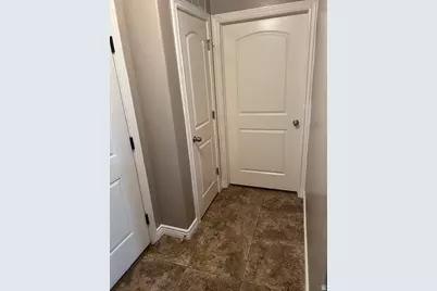 917 S Main St #H, Layton, UT 84041 - Photo 3