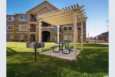 895 S Main St #E, Layton, UT 84041 - Photo 17