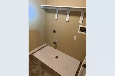 895 S Main St #E, Layton, UT 84041 - Photo 7
