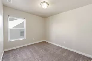 370 W Pkwy Dr, Kaysville, UT 84037 - Photo 21