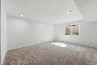 370 W Parkway Dr, Kaysville, UT 84037 - Photo 29