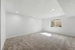 370 W Pkwy Dr, Kaysville, UT 84037 - Photo 29