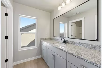 370 W Parkway Dr, Kaysville, UT 84037 - Photo 23