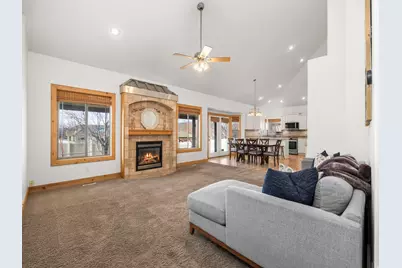 1092 S Valley Sage Dr E, Springville, UT 84663 - Photo 3