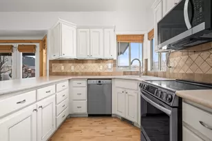 1092 S Valley Sage Dr E, Springville, UT 84663 - Photo 9