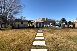 2257 E Parkside Cir S, South Ogden, UT 84403 - Photo 35