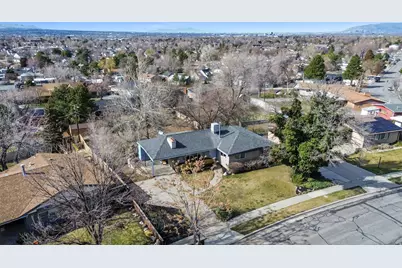 8492 S Fayeway Dr, Sandy, UT 84094 - Photo 3