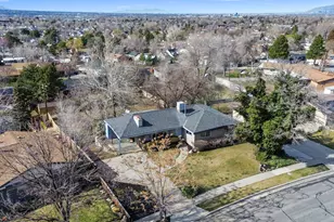 8492 S Fayeway Dr, Sandy, UT 84094 - Photo 3