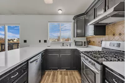 5529 S 3200 W, Roy, UT 84067 - Photo 5