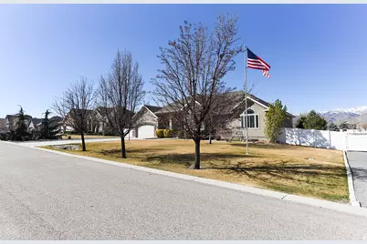 518 S Honey Tree Ln E, Grantsville, UT 84029 - Photo 5