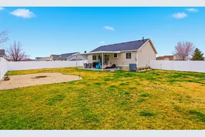 2555 W 3900 S, Roy, UT 84067 - Photo 37