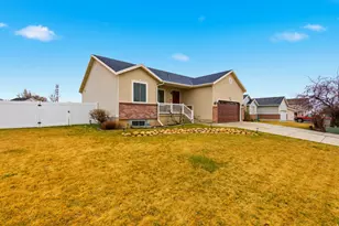 2555 W 3900 S, Roy, UT 84067 - Photo 3