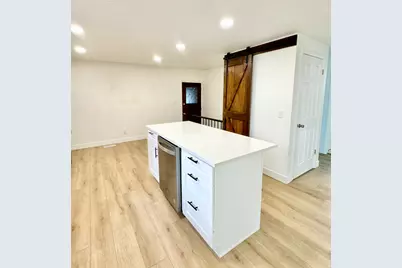 954 E Carnation Dr, White City, UT 84094 - Photo 9