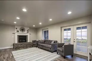 458 W Buttercup Ln, Garden City, UT 84028 - Photo 27