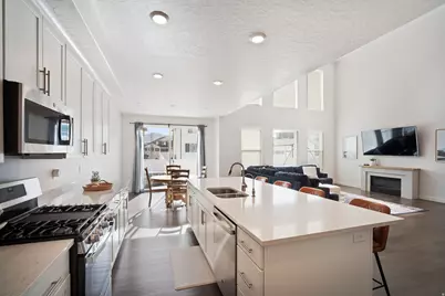 1991 S Mountain View Blvd, Woods Cross, UT 84087 - Photo 9