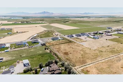 5752 W 2425 N #4, Hooper, UT 84315 - Photo 5