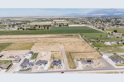 5752 W 2425 N #4, Hooper, UT 84315 - Photo 13