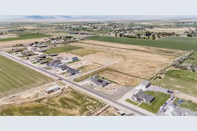 5752 W 2425 N #4, Hooper, UT 84315 - Photo 11