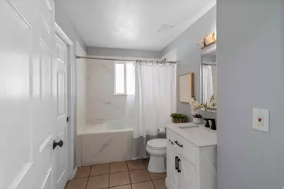 2058 W 1570 N, Clinton, UT 84015 - Photo 7