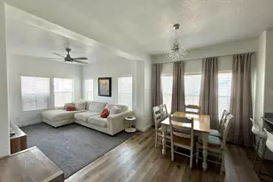 327 W Main St, Santaquin, UT 84655 - Photo 5