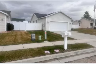 4096 W 5075 S, Roy, UT 84067 - Photo 3