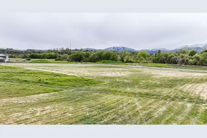 888 W 85 S #11, Hyrum, UT 84319 - Photo 5