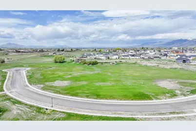 888 W 85 S #11, Hyrum, UT 84319 - Photo 1