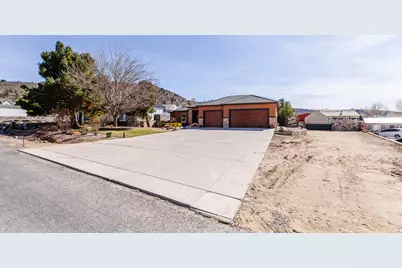 963 W Sapphire Dr., Diamond Valley, UT 84770 - Photo 3