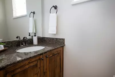 331 E Seagull Ln, Saratoga Springs, UT 84045 - Photo 9