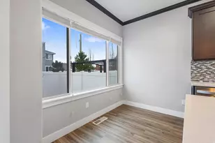 190 E White Spruce Cv S, Sandy, UT 84070 - Photo 9