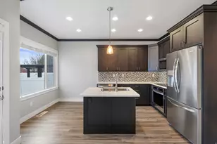 190 E White Spruce Cv S, Sandy, UT 84070 - Photo 7